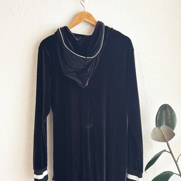 Onepiece Black Hooded Jumpsuit with White Details - Picture 5 of 9